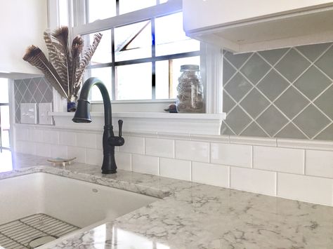 Subway tile and diagonal-set square tile for two-tone classic backsplash. Kitchen Backsplash Ideas Subway Tile Small Spaces, Diagonal Square Tile Backsplash, Square Tile Kitchen Backsplash, Square Tile Kitchen, Stone Tile Backsplash Kitchen, Kitchen Subway Tiles, Square Tile Backsplash, Travertine Backsplash Kitchen, Classic Backsplash