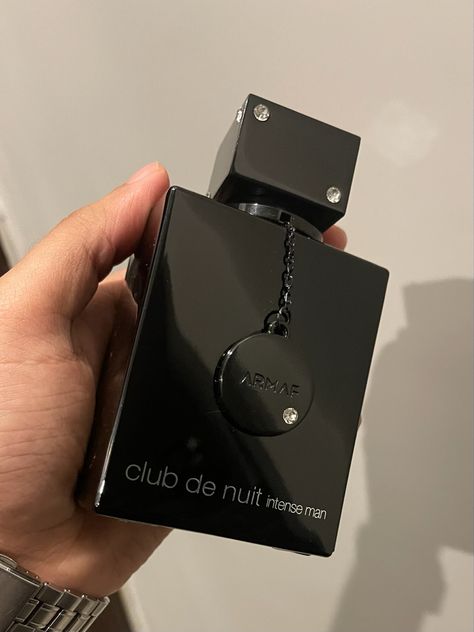 2020, I started my journey of collecting perfumes by buying my first niche perfume a $350 Aventus Creed bottle and managing to break it not even 3 months later. Obviously, as addictive as the Aventus was and not willing to pay another $350, I bought the Armaf for $50. They are literally the same. 10/10 they are absolutely the same and I regret spending that much money on a bottle of perfume. It doesn’t last as long as the Aventus but you can always buy the newer EDP Club De Nuit Intense. Armaf Perfume, Winter Cologne, Armaf Club De Nuit Intense, Creed Fragrance, Fragrance Lab, Black Perfume, Dapper Mens Fashion, Best Fragrance For Men, Fragrance Cologne