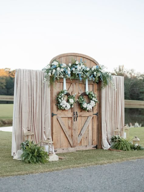 Wedding Doors Outside Outdoor Ceremony, Rustic Doors For Wedding Entrance, Door For Wedding Entrance, Outdoor Wedding Aisle Entrance, Vintage Door Wedding Backdrop, Door Entrance For Wedding, Back Door Wedding Ideas, Double Door Wedding Entrance, Outdoor Wedding With Doors Entrance