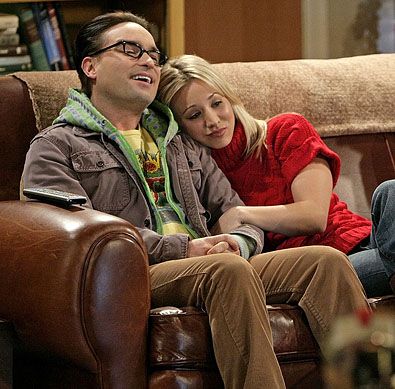 the big bang theory #couple Penny And Leonard, Big Bang Theory Set, Penny And Sheldon, Leonard And Penny, Big Bang Theory Penny, The Bigbang Theory, Soft Kitty Warm Kitty, Johnny Galecki, I Believe In Love