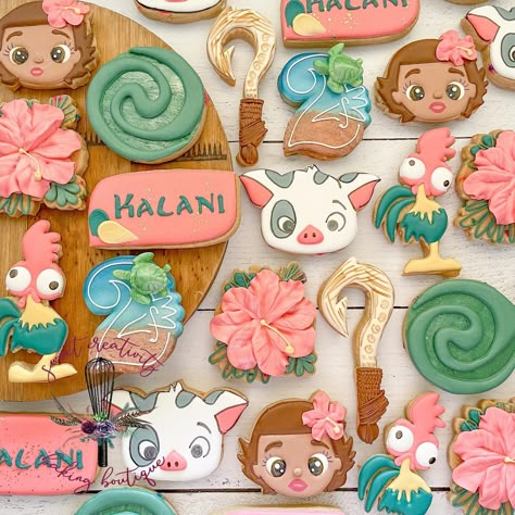 Moana-inspired birthday cookies Moana Decorated Cookies, Moana Cookies Decorated, Moana Treats Ideas, Moana 2nd Birthday Party For Girl, Moana Sugar Cookies, Edible Cupcakes, Moana Cookies, Birthday Themes For Girls, Disney Princess Theme