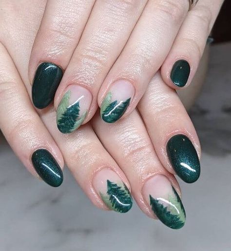 Festive Green Nails, Tree Nails Art, Nails With Trees, December Nails Designs, Green Sns Nails, Green Festive Nails, December Nails Green, Botanical Nail Art, Tree Nail Designs