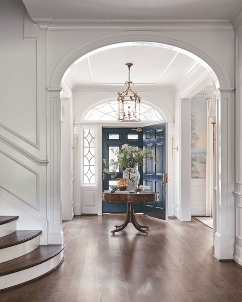 Classic Southern Home, Southern Home Magazine, Traditional Foyer, Southern Traditional, Design Darling, Enchanted Home, Home Magazine, Virtual Design, Southern Home