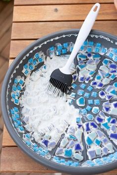 Mosaic Glue, Mosaic Birdbath, Diy Bird Bath, Herb Garden Design, Mosaic Birds, Mosaic Art Projects, Diy Birds, Garden Types, Have Inspiration