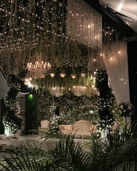 Pakistani Wedding Decor, Wedding Organiser, Pakistan Wedding, Dream Wedding Reception, Wedding Setup, Wedding Decor Photos, Hanging Gardens, Wedding Stage Design, Desi Wedding Decor