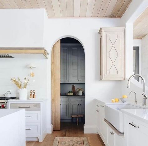 Kitchen Arch Doorway, Archway With Doors, Archway Pocket Doors, Arch Doorways Interior, Arch Doors Kitchen, Arch Doorway Doors, Arch Hallways, Arch Interior Door, Arched Doorways Interior