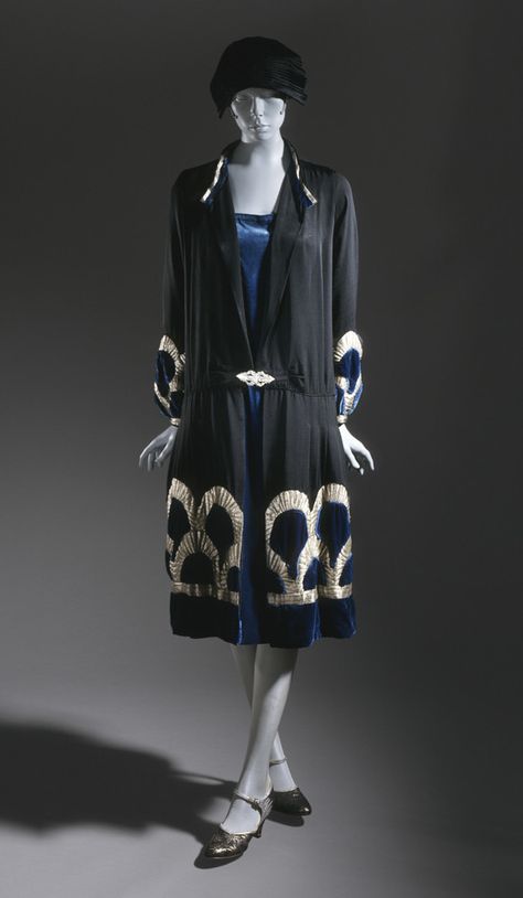 Woman's Ensemble (Coat Dress and Underdress) | LACMA Collections Lucien Lelong, 1920 Style, Style Année 20, 1920s Women, 1920s Outfits, 1920 Fashion, 20th Century Fashion, 20s Fashion, Flapper Style