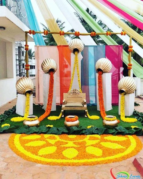 Sharad Poonam, Indian Outdoor Wedding Decor, Selfie Point, Naming Ceremony Decoration, Haldi Decoration, Simple Stage Decorations, Home Flower Decor, Janmashtami Decoration, Wedding Decor Photos