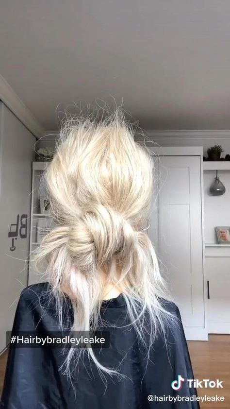 hair breakage going natural Boho Hairstyles Medium Length Hair, Low Boho Bun, Messy Hairstyles For Medium Length Hair, Low Curly Bun, Easy Low Bun, Stop Hair Breakage, Wedding Hairstyles Tutorial, Messy Buns, Low Bun