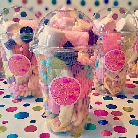 Sweet Cups Party Bags, Party Candy Bags Ideas Birthdays, Sweet Bags Ideas, Candy Ideas For Party, Candy Containers Ideas, Candy Bags Ideas, Jelly Gift, Candy Business, Candy Kabobs