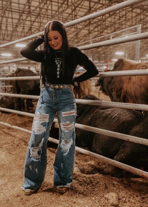 Traje Cowgirl, Punchy Outfits, Cute Western Outfits, Nfr Outfits, Western Girl Outfits, Cute Cowgirl Outfits, Casual Country Outfits, Nfr Fashion, Southern Outfits