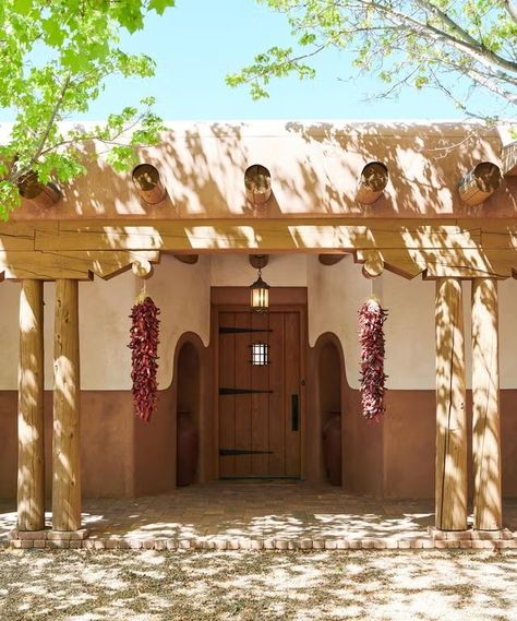 What is an Adobe Style House? Here's What to Know About the Style Rural Mexico Aesthetic, Adobe Tiny House, Adobe Style Homes Exterior, Adobe Style Homes Interior Design, Adobe Homes Exterior, Desert Homes Exterior Arizona, Adobe House Decor, Pueblo Style Homes, Adobe Home Interior