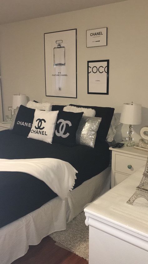 Bedroom Ideas Chanel, Room Ideas Pictures Wall Art, Dior Aesthetic Room Decor, Coco Chanel Room Ideas, Girly Black And White Bedroom, Chanel Decor Bedroom, Chanel Bedroom Ideas Diy Room Decor, Dior Room Ideas, Channel Bedroom Ideas