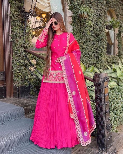 Shilpa Choudhary, Roka Ceremony, Affan Waheed, Indian Bridal Jewelry Sets, Anarkali Dress Pattern, Girl With Glasses, Lengha Choli, Punjabi Salwar, Pin Pics