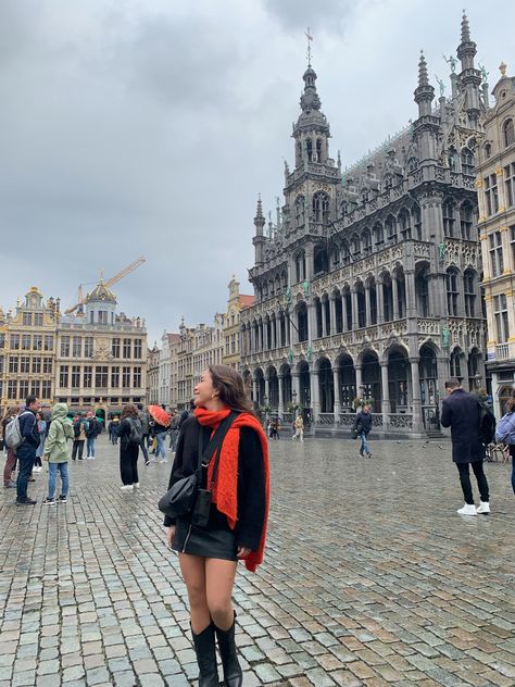 Inspo Outfits Belgica Brussels Outfit Fall, Belgium Outfits Spring, Brussels Winter Outfit, Belgium Outfits Fall, Brussels Fashion Outfits, Brussels Outfit Winter, Belgium Outfits Winter, Belgium Aesthetic Outfit, Bruges Outfit