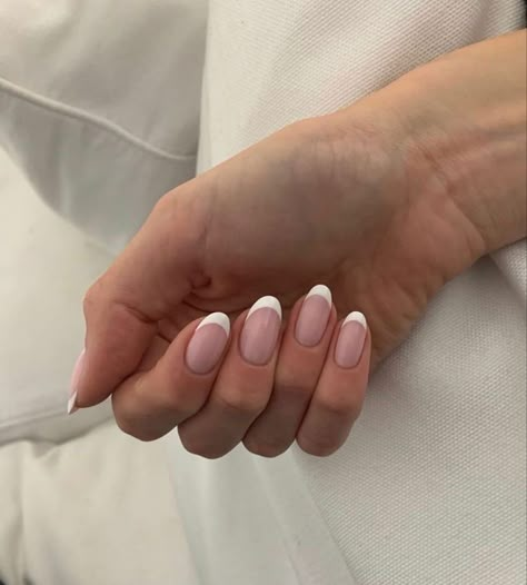 Sns French Tip Almond, Trendy French Manicure Almond, French Tip Sns Nails Almond, French Manicure Short Almond Nails, French Sns Nails Short, Almond French Manicure Nails, Almond Short Nails French, French Tip Nails Sns, French Manicure Almond Nails Short