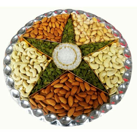 Dry Fruits Packing Ideas, Dry Fruits Packing Ideas Gift, Dry Fruits Packing, Packing Ideas Gift, Dry Fruit Tray, Wedding Gift Hampers, Diwali Gift Hampers, Thali Decoration Ideas, Fruit Basket Gift