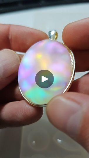 Resin Art Jewelry, Opal Resin, Opal Jewellery, Resin Pour, Resin Jewelry Making, Art Resin, Jewelry Pendant, Jewellery Making, Art Jewelry