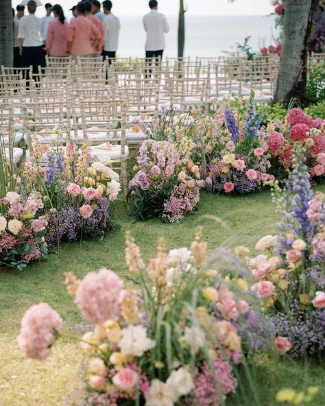 IAMFLOWER | Soft hues and natural charm combine in this ethereal pastel floral arrangement #TeamIAMFLOWER @iamflower.co @roonphotographer | Instagram Soft Colors Wedding, Romantic Whimsical Garden Wedding, Outside Floral Wedding, Pastel Floral Wedding Arch, Garden Wedding Floral Arrangements, Wedding Florals Whimsical, Wedding Florals Pastel, Pastel Flowers Wedding Decoration, Wedding Floral Theme