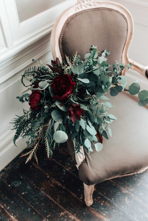 Moody Burgundy & Organic Greenery Wedding Color Board - The Pink Bride Moody Outdoor Wedding, Romantic Wedding Colors, Greenery Bouquet, Winter Wedding Flowers, Outdoor Wedding Photos, Pink Bride, Maggie Smith, A Bouquet Of Flowers, Moody Wedding