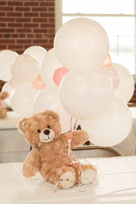 Decorating ideas for the sweetest teddy bear themed baby shower with an easy photo backdrop, diy balloon garland, and teddy bear balloon centerpieces. See all the details on lovegrowswild.com Baby Boy Shower Themes Unique, Teddy Bear Baby Shower Centerpiece, Bear Centerpieces, Teddy Bear Centerpieces, Bear Baby Shower Ideas, Teddy Bear Baby Shower Theme, Diy Teddy Bear, Bear Baby Shower Theme, Small Teddy Bears