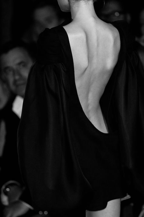 Golden Girl, Fashion Details, Fashion Week Spring, Paris Fashion, Miu Miu, Paris Fashion Week, The Back, Givenchy, Black Fashion