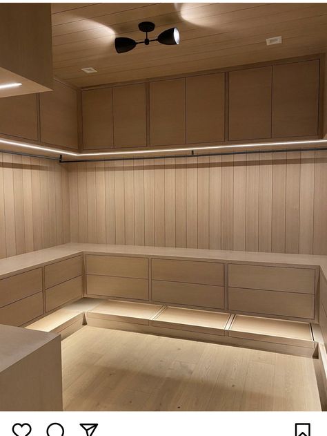 Walk In Wardrobe Design, Closet Vanity, Bedroom Cupboards, Dream Closet Design, Walk In Closet Design, Zen Bedroom, Modern Closet, Wardrobe Interior Design, Bedroom Cabinets