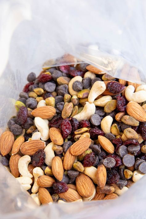 The Best Trail Mix (Made with Only 5 Ingredients!) - The yummiest trail mix made with only 5 simple ingredients! Crunchy, savory, and sweet, this simple recipe is easy to customize for snacking. Easy Healthy Trail Mix Recipes, Breastfeeding Meals, Craisins Recipes, Healthy Trail Mix Recipes, Cornbread Dinner, Healthy Trail Mix, Beans And Cornbread, Chocolate Covered Coffee Beans, Trail Mix Recipes