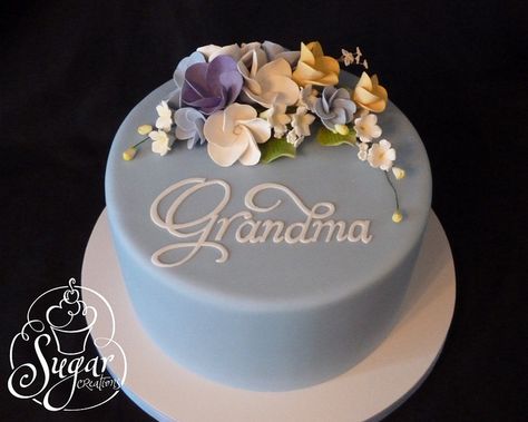 Grandma's birthday cake | Flickr - Fotosharing! Birthday Cake Lettering, 80th Birthday Cake For Grandma, Cake For Grandma, Best Birthday Cake Designs, Lemon Birthday Cakes, 75 Birthday Cake, Grandmas Birthday, Grandma Cake, Purple Cakes Birthday