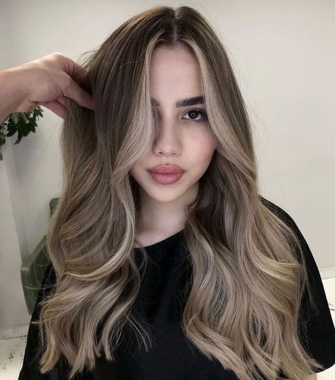 Ash Blonde Hair Balayage, Light Brunette Hair, Blonde Hair With Roots, Ash Beige, Beige Hair, Brown Hair Looks, Brown Hair Inspo, Brunette Hair With Highlights, Ash Blonde Hair