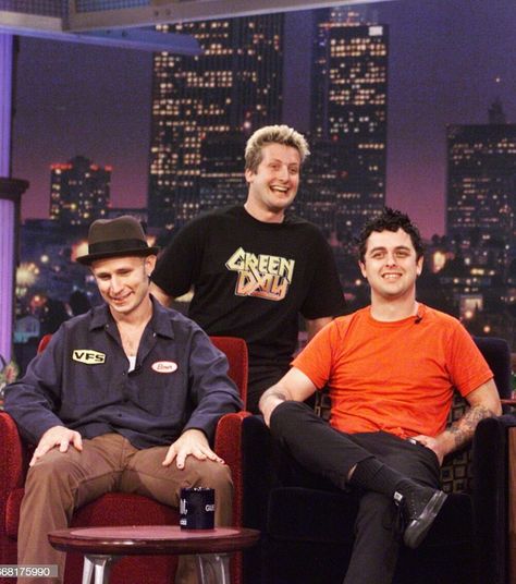 Green Day Holiday, Green Day Warning, I Love Green, Green Day Billie Joe, Tré Cool, Outfits Baggy, Joe Armstrong, Crazy Day, Billie Joe Armstrong