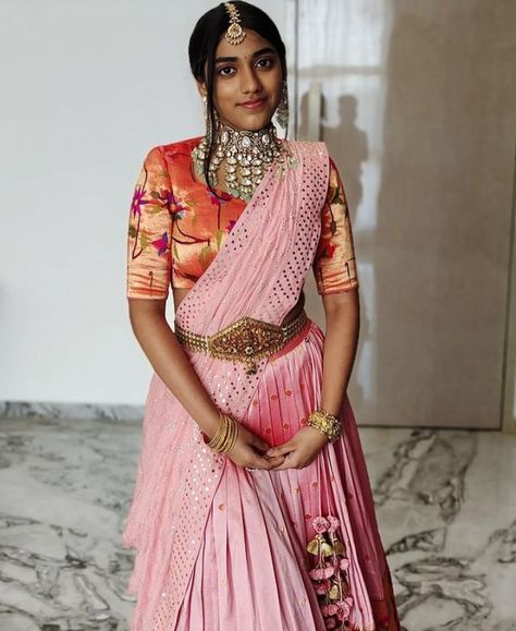 Paithani Half Saree Designs, Paithani Blouse, Lehenga Saree Design, Half Saree Lehenga, Lehenga Blouse Designs, Blouse Design Images, Half Saree Designs, Blouse Designs Silk, Elegant Blouse Designs