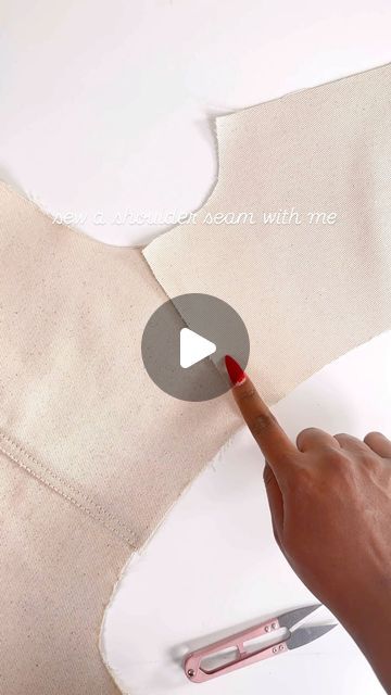 Basting Stitch, Flat Felled Seam, Clothing Designs, Sewing Tips, Sewing Techniques, Sewing Ideas, Linocut, Sewing Hacks, Sewing Tutorials