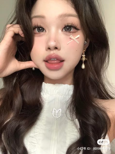 Cute Album Covers Kpop Dr, Kpop Makeup Female, Shifting Aesthetic, Thai Makeup, Photocard Ideas, Aesthetic Face, Asian Makeup Looks, Douyin Makeup, Doll Eye Makeup