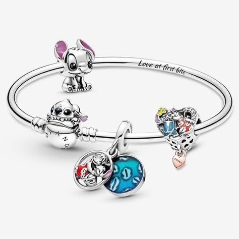 CLİCK THE LİNK İF YOU WANT TO BUY İT!! Capture the magic of Disney with these adorable Lilo & Stitch charms from PANDORA. Perfect for Disney fans! 🌺🐾✨ #DisneyCharms #LiloAndStitch #PANDORACharms #DisneyMagic #DisneyStyle #CharmBracelet #DisneyLovers #StitchLove #CollectibleCharms #DisneyFanatics#affiliate#affiliatelink#partnerlink#fyp#Pandora#charm Pandora Bracelet Charms Ideas, Pandora Bracelet Designs, Diy Jewelry Gifts, Disney Charms, Diy Collier, Lilo Et Stitch, Charms Pandora, Pandora Disney, Pandora Beads