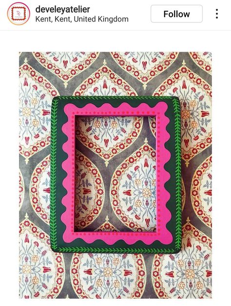 Painted Photo Frames, Duck Green, Painted Picture Frames, Hand Painted Frames, Deco Studio, Colorful Frames, Picture Frame Decor, Diy Picture Frames, Mirror Painting