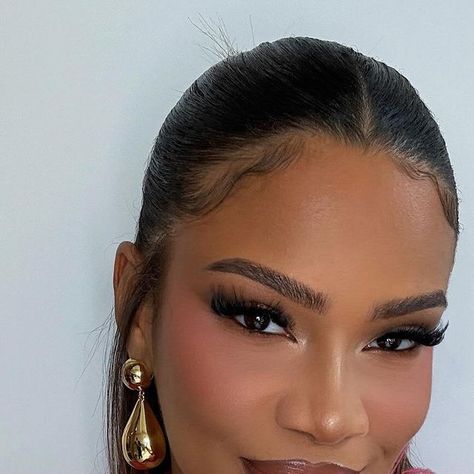 KEVIN LUONG on Instagram: "Glam on @kamiecrawford x @lamag luncheon 💕 Hair: @hair4kicks  #makeup #makeupartist" Makeup Looks For Black Women, 90s Glam, Eye Makeup Styles, Brown Skin Makeup, Glamour Makeup, Makeup Obsession, Beat Face, Makeup For Black Women, Makeup Pictures