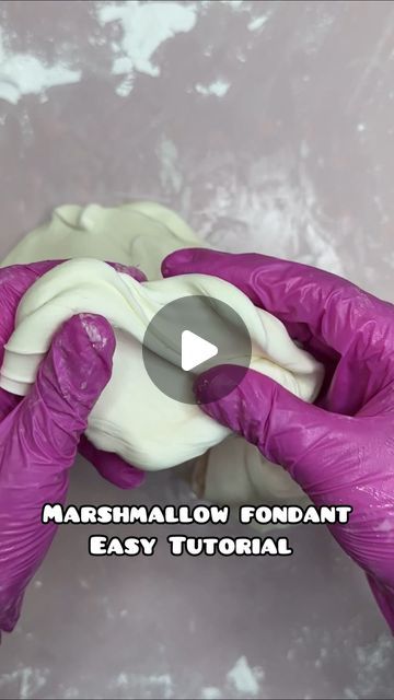 Berrylicious Sweets on Instagram: "Did you know that making marshmallow fondant is super easy and it taste delicious?! Here is a quick recipe and tutorial for you to use next time you want to make fondant! Leave your thoughts down below and make sure you save this video! #fondant #baking #cake #bakingtutorial" Easy Cake Decorating Videos, How To Use Fondant For Beginners, How To Make Fondant For Beginners, How To Make Fondant, Fondant Recipe For Beginners, Marshmallow Fondant Recipe, How To Use Fondant, Poured Fondant, Fondant Tips