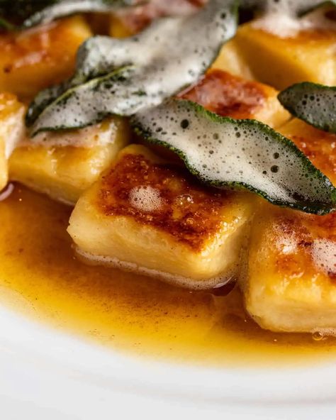 Burnt Butter Sauce, Homemade Potato Gnocchi, Crispy Gnocchi, Fried Gnocchi, Pan Fried Gnocchi, Burnt Butter, Gluten Free Gnocchi, How To Cook Gnocchi, Sage Butter