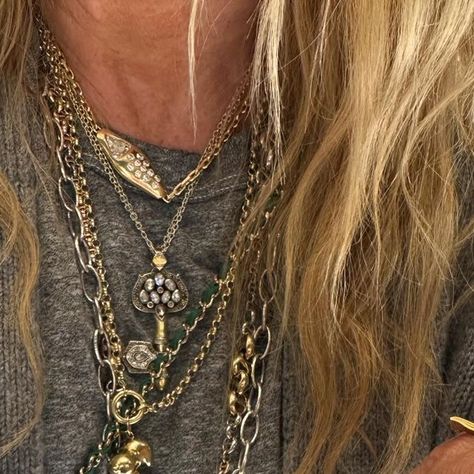 Lori Hirshleifer on Instagram: "Some jewelry drops of 2023!!! @hoorsenbuhs @uniform_object @brentnealejewelry @jemmawynne @jennablakejewelry @sidneygarber @elihalili @dariusjewels @foundrae @sevanbicakcijewellery @shamballajewels @marie.lichtenberg @dezsobysb @sophiebillebrahe @chromeheartsofficial @boochierofficial @cartier @rolex @hirshleifers" Lori Hirshleifer Jewelry, Lori Hirshleifer, Marie Lichtenberg, Role Model, Stacked Jewelry, January 1, Role Models, Cartier, Rolex