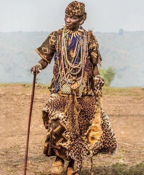 West African Culture Aesthetic, African Tribe Aesthetic, African Village Aesthetic, Northern African Culture, African Safari Photography, Mask Dance, Dr Congo, Fur Cape, White Eyes