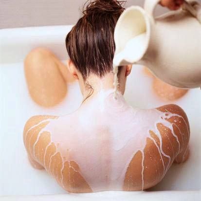 #HealthTip  Did you know? Milk baths help to skin stay soft, supple and glowing!  Try it out and see the difference. Indian Beauty Secrets, Cleopatra Beauty, Milk Bath Recipe, Cleopatra Beauty Secrets, Bath Recipes, Winter Skin, Milk Bath, Beauty Recipe, Beauty Tutorials