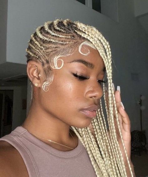 Blonde Lemonade Braids Black Women, Fun Lemonade, Colorful Braids, Braids Inspiration, Lemonade Braids Hairstyles, Lemonade Braids, Azealia Banks, Classic Glasses, Pretty Braids