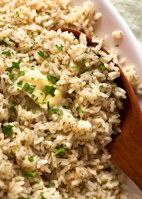 Close up of seasoned rice with butter, ready to be served (copycat boxed rice) Flavored Rice Recipes Side Dishes, Flavorful Rice Recipes, Minute Rice Recipes Side Dish, Sauteed Rice, Simple Rice Recipes, Seasoned Rice Recipe, Rice Sides, Zucchini Sauce, Buttery Rice