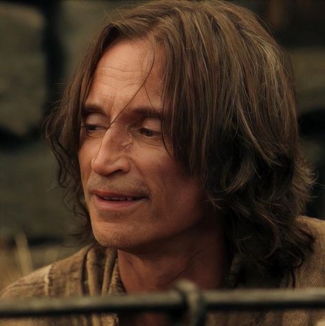 Fan account on Instagram: “||Sus turned on face||🥵 DANGEROUS 🔥😂 #rumplestiltskin #ouat #face #funny #moments #onseries #ahahah #dearies #robertcarlyle” Rumplestiltskin Ouat, Face Funny, The Dark One, Robert Carlyle, Trainspotting, Real People, Once Upon A Time, Season 1, Funny Moments