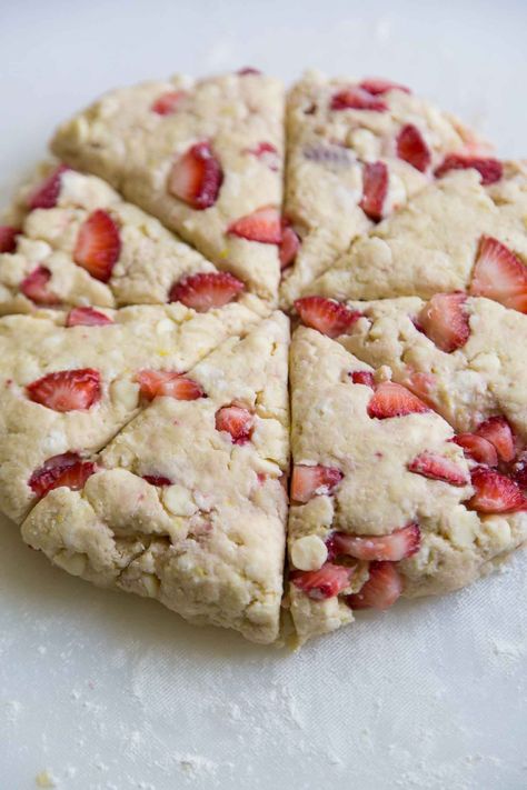 White Chocolate Strawberry Scones Raspberry Scones, Strawberry Scones, Chocolate Scones, Scones Recipe Easy, White Chocolate Strawberries, Homemade Scones, Scone Recipes, Strawberry Glaze, Breakfast Sweets