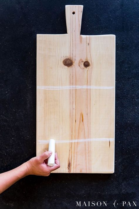 Diy Bread Board, Diy Charcuterie Boards, Chacutery Boards Diy Wood, Diy Charcuterie Board Gift, Cricut Charcuterie Board Diy, Charcuterie Board How To Make A Wooden, Homemade Charcuterie Board Wood, Charcuterie Board Diy How To Build, Diy Charcuterie Board How To Make Wood