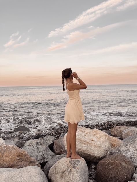 beach + waves + rocks + pic inspo + sunset + Instagram + preppy + aesthetic Pictures Of Rocks, Wave Rock, Rock Beach, Rocky Beach, Beach Rocks, Beach Photo, Preppy Aesthetic, Beach Poses, Pictures Ideas