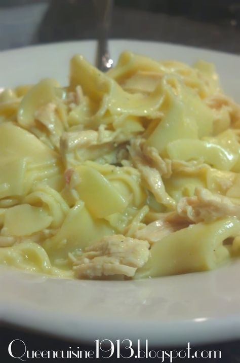 Queen Cuisine : Chicken-n-Noods Easy Chicken Noodles Simple, Stewed Chicken And Noodles, Homemade Chicken And Noodles, Chicken And Noodles Recipe, Chicken And Noodles, Chicken Noodles, Chicken Noodle Soup Homemade, Canned Chicken, Chicken Noodle Soup