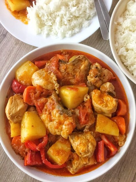 Chicken Afritada Filipino, Chicken Afritada, Chinese Cooking Recipes, Root Veggies, Braised Chicken, Comfort Dishes, Filipino Food, Chinese Cooking, Just Cooking